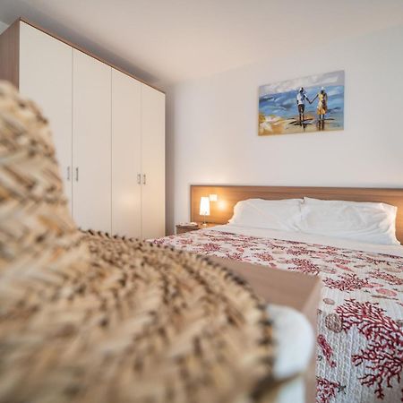 Residenza Monica Lägenhet Lignano Sabbiadoro Exteriör bild