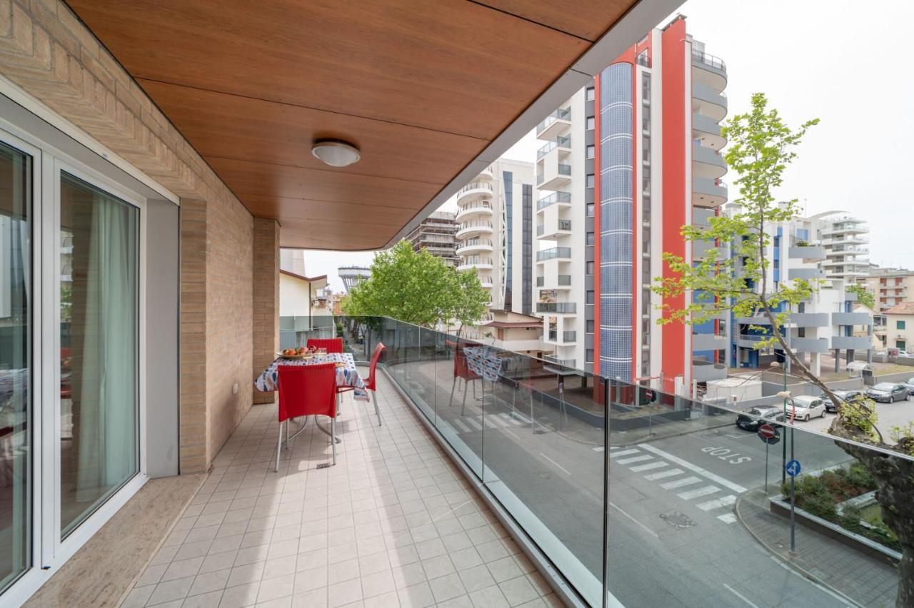 Residenza Monica Lägenhet Lignano Sabbiadoro Exteriör bild