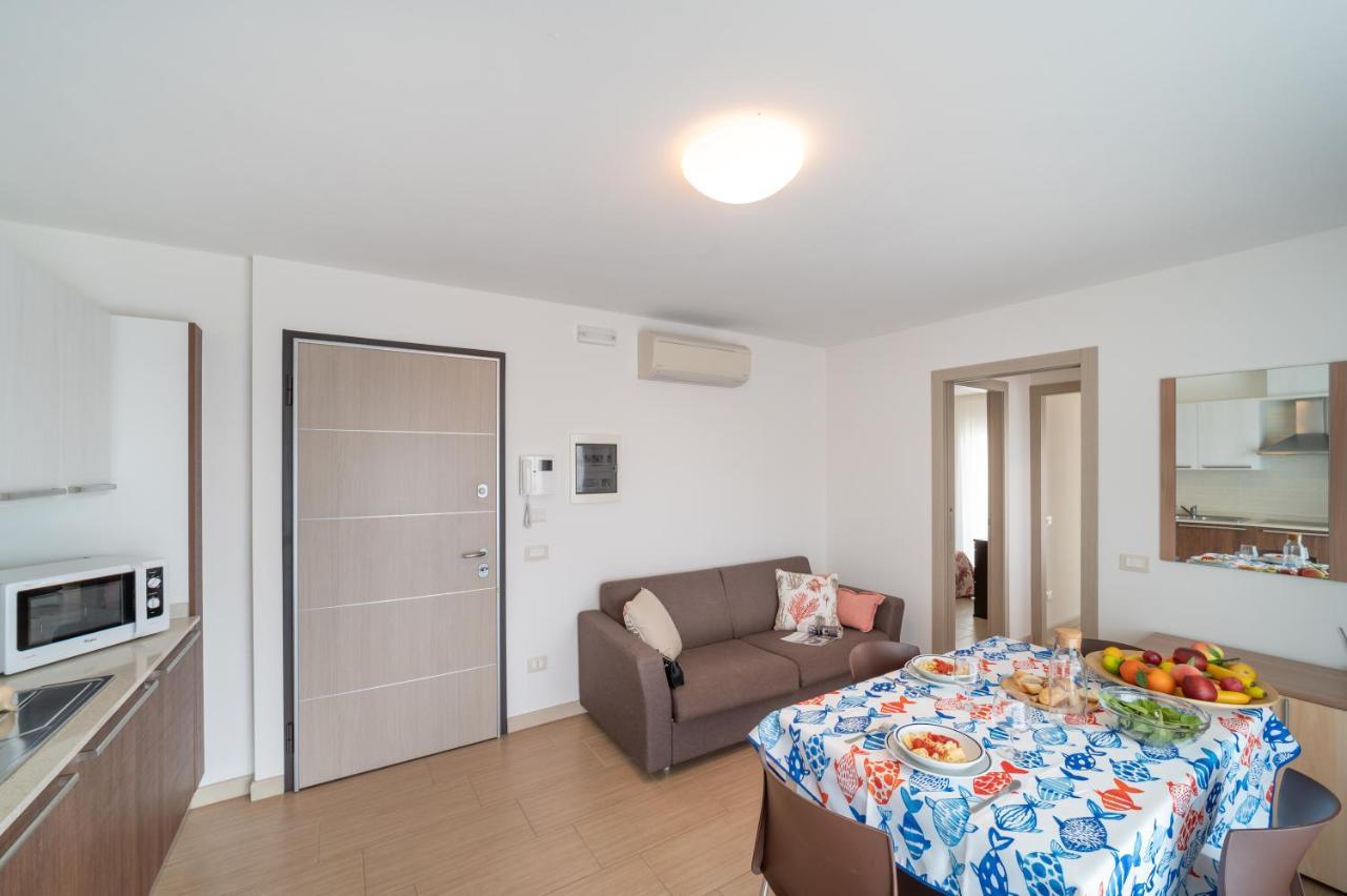 Residenza Monica Lägenhet Lignano Sabbiadoro Exteriör bild