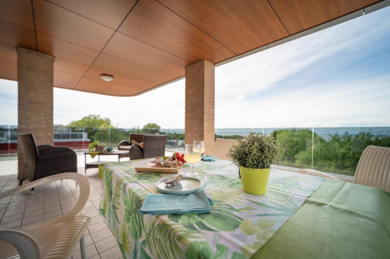 Residenza Monica Lägenhet Lignano Sabbiadoro Exteriör bild