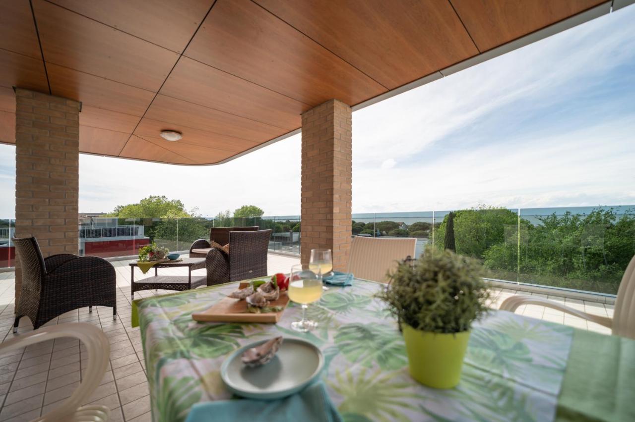 Residenza Monica Lägenhet Lignano Sabbiadoro Exteriör bild