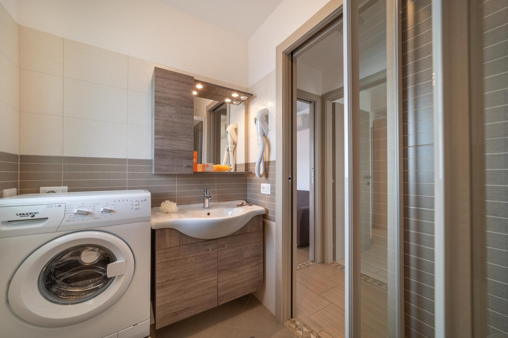 Residenza Monica Lägenhet Lignano Sabbiadoro Exteriör bild