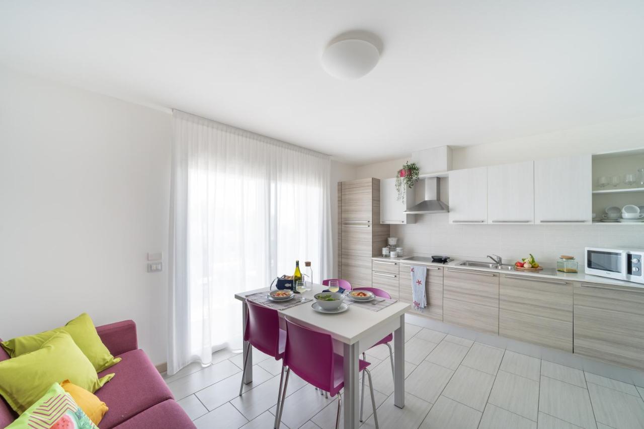Residenza Monica Lägenhet Lignano Sabbiadoro Exteriör bild