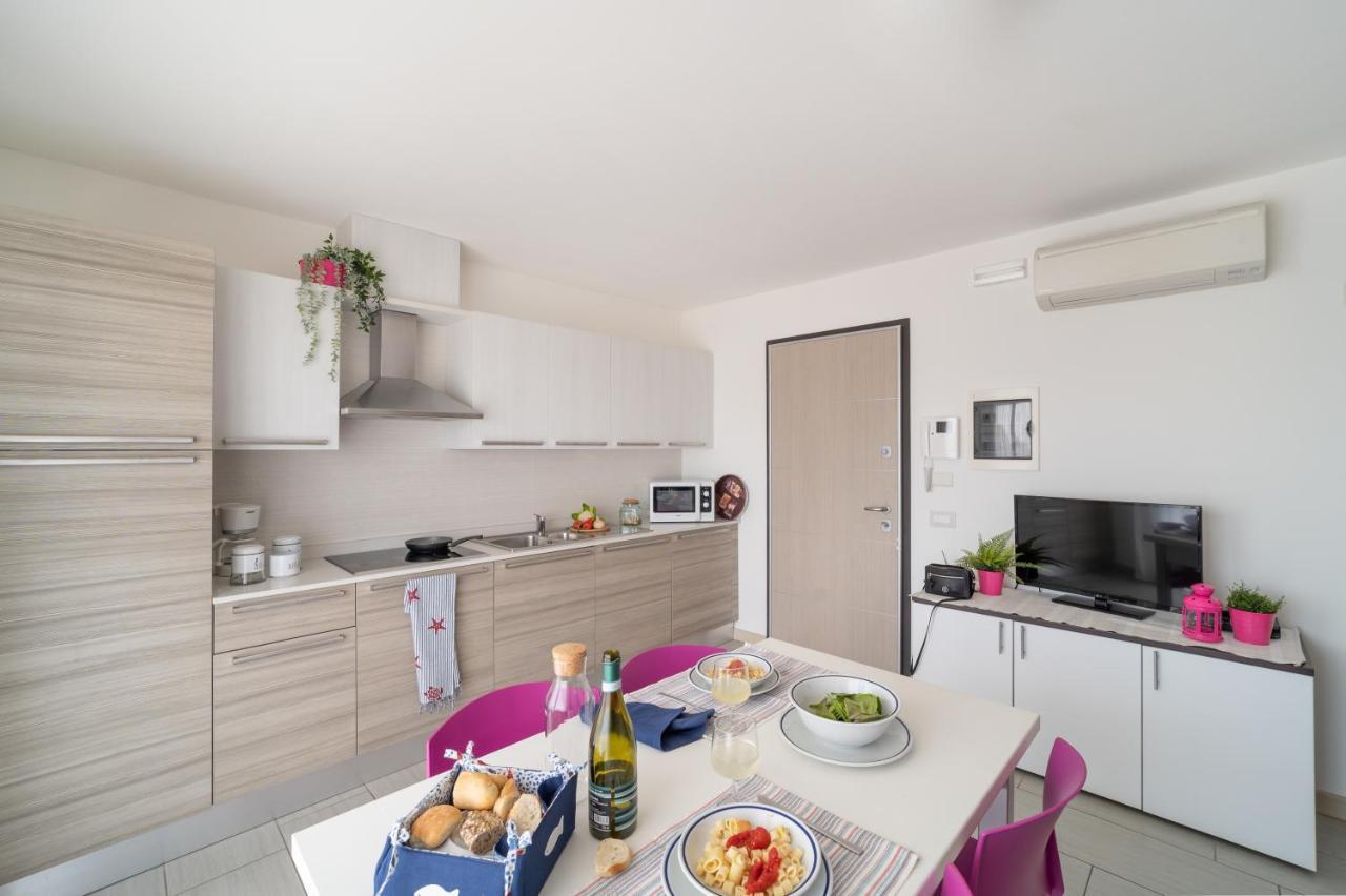 Residenza Monica Lägenhet Lignano Sabbiadoro Exteriör bild