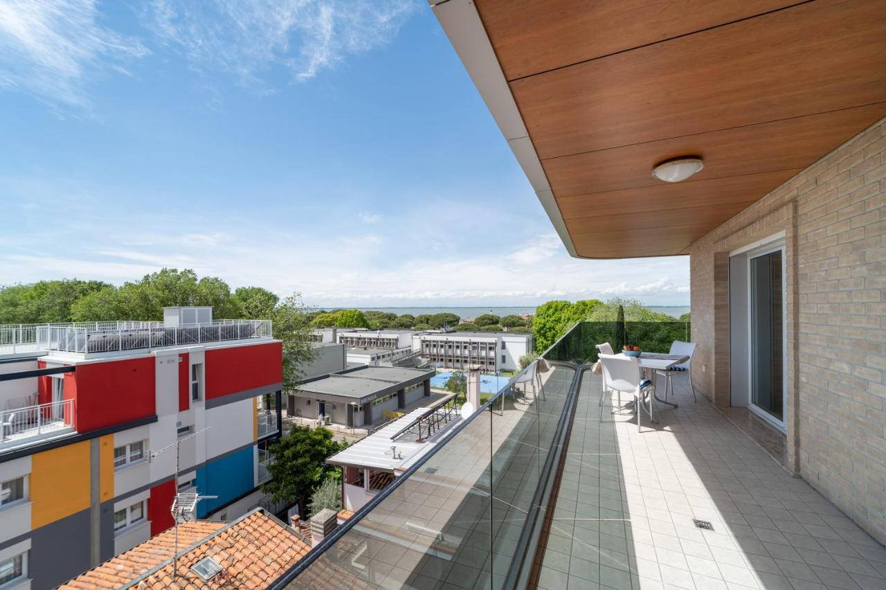 Residenza Monica Lägenhet Lignano Sabbiadoro Exteriör bild